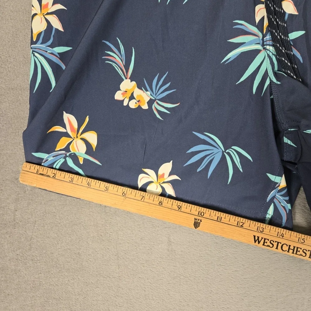 Quicksilver Swim Trunks Mens 2XL Mesh Lined Floral Board Shorts Resort Wear NWT‎